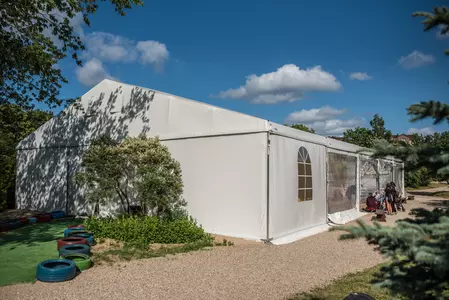 Szybka budowa hal: Jak sprawnie zrealizować projekt?