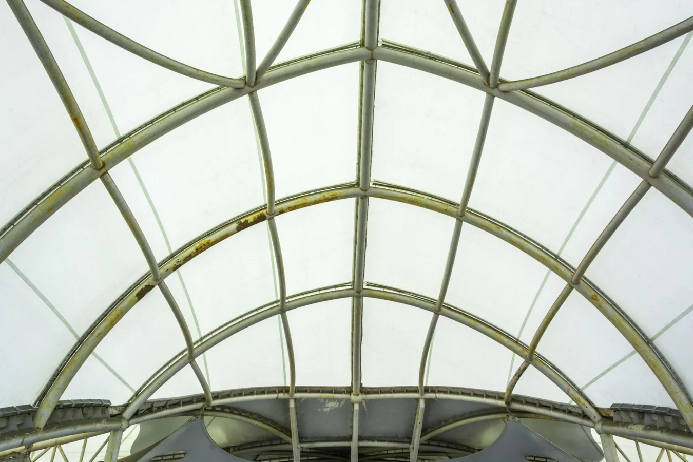 Hala namiotowa - wynająć czy kupić?