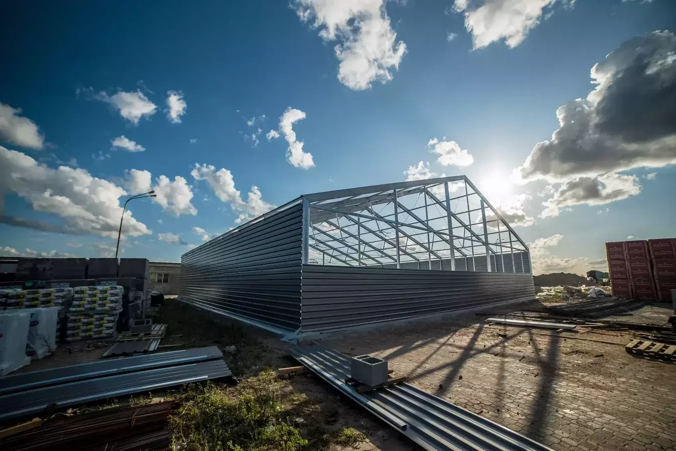 Ile kosztuje budowa hali magazynowej 1000 m² w 2026 roku? Szczegółowa analiza ceny