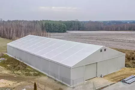 Hala namiotowa vs. budynek murowany - co się bardziej opłaca? Porównanie kosztów i&nbsp;czasu realizacji